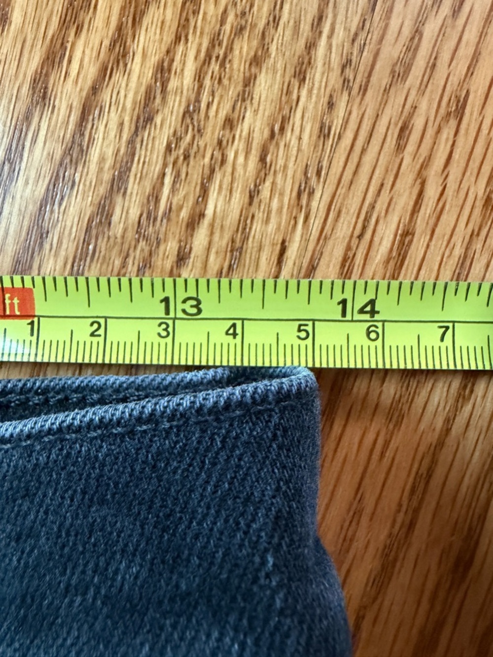 Agolde Riley High Rise Straight Crop (Stretch)
IN PANORAMIC Color Sz 27 - Picture 10 of 14